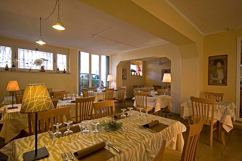Hotel Ausonia