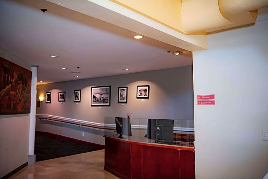 Ramada Plaza by Wyndham Garden Grove/Anaheim South