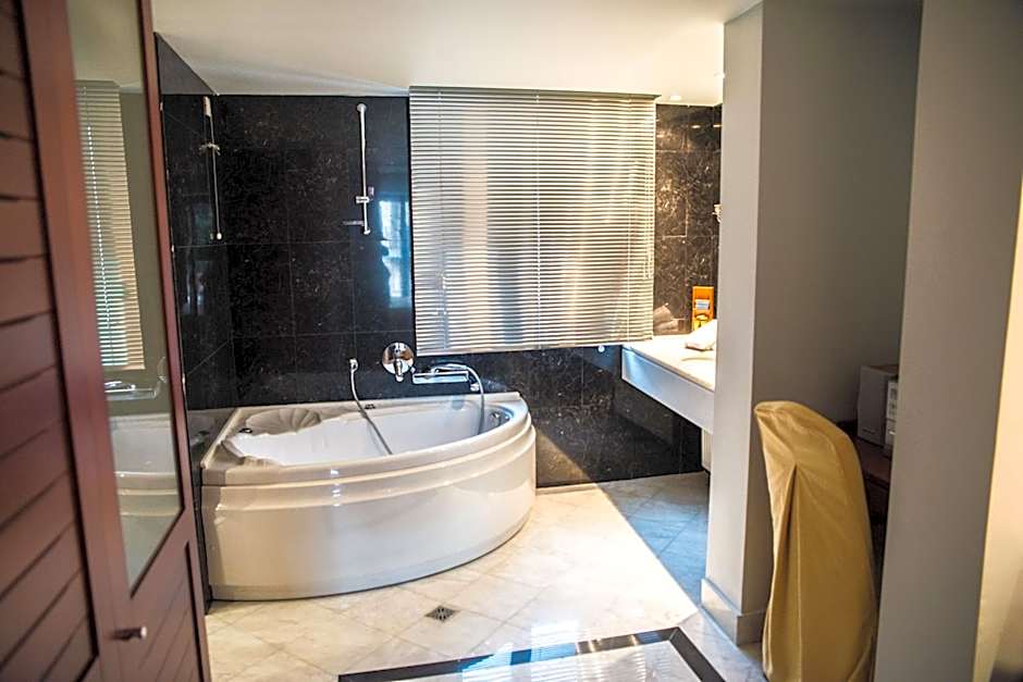 Maritsas Hotel & Suites