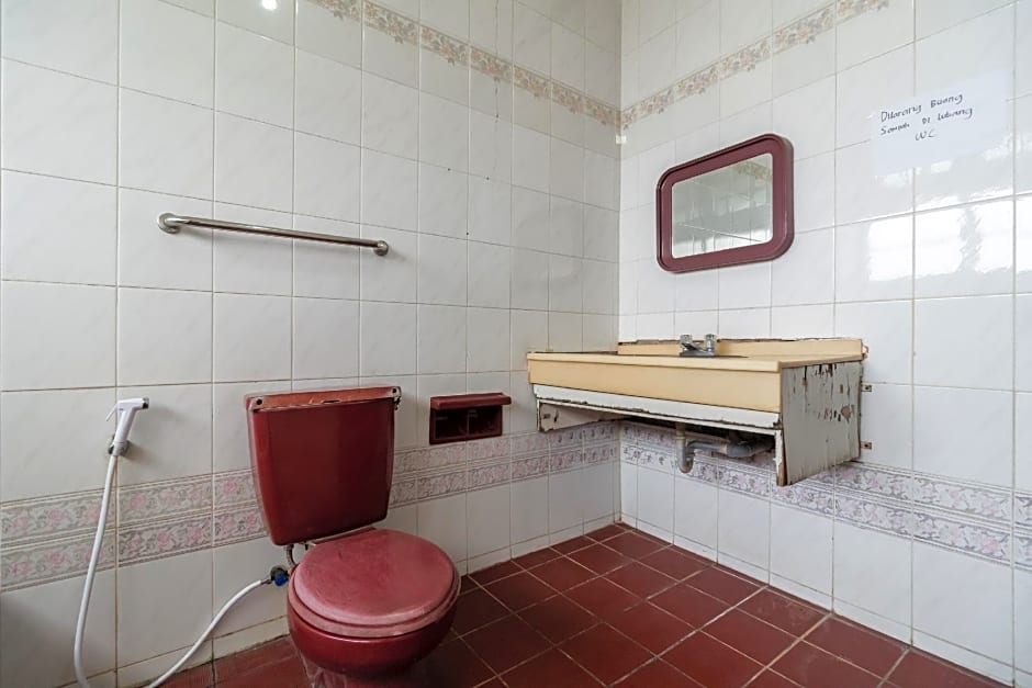 RedDoorz Syariah near Kawasan Saribu Rumah Gadang Solok Selatan