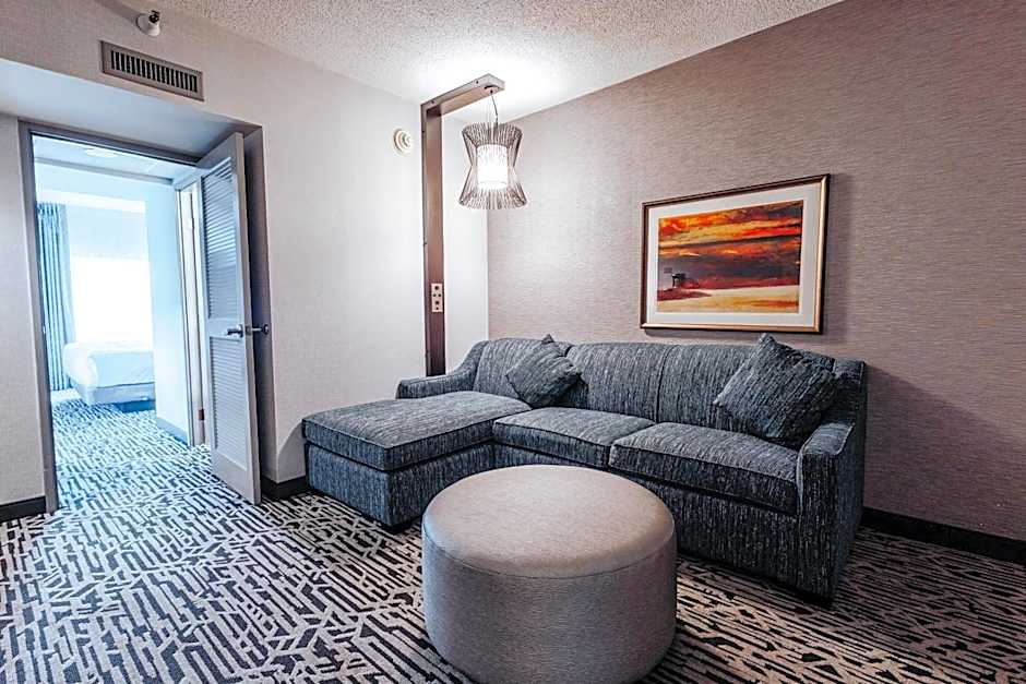 DoubleTree By Hilton Guest Suites & Conf. Center Chicago Downers Grove