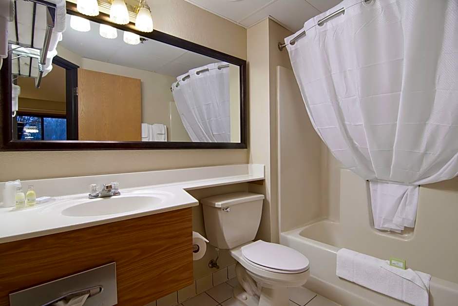 Boarders Inn & Suites by Cobblestone Hotels - Faribault