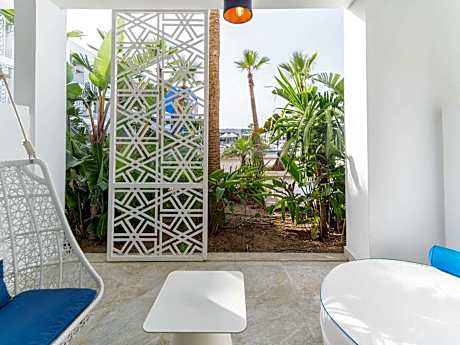 Luxury Room, 2 Twin Beds, Garden View, Private Terrace