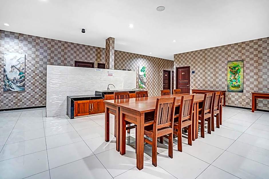 OYO 90889 Dkb Residence