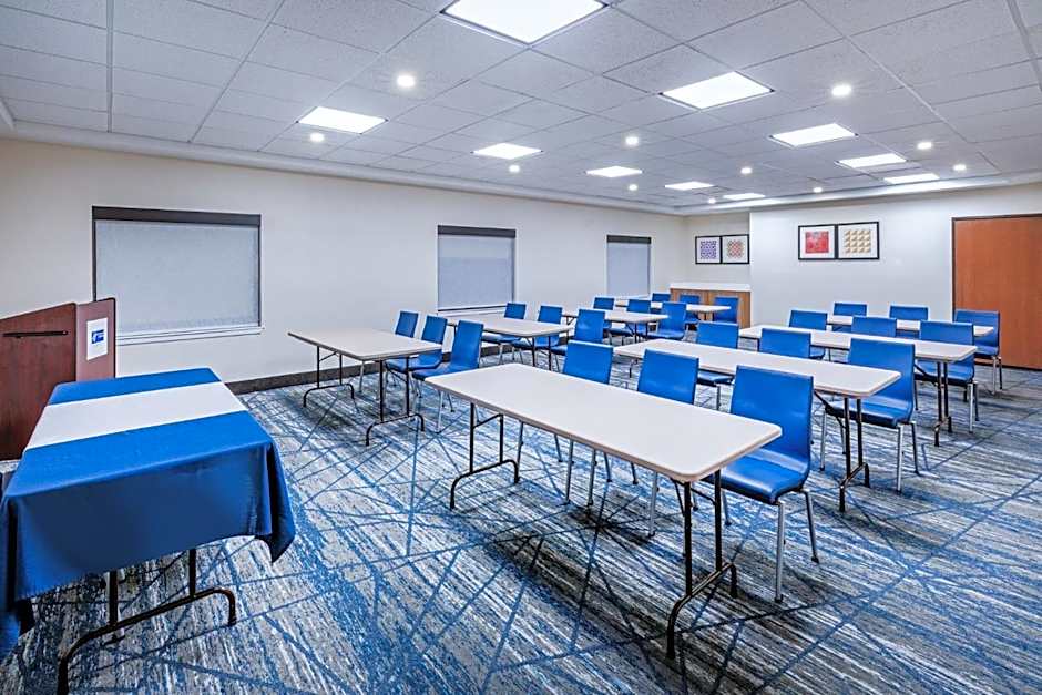 Holiday Inn Express Hotel & Suites Laredo-Event Center Area By IHG