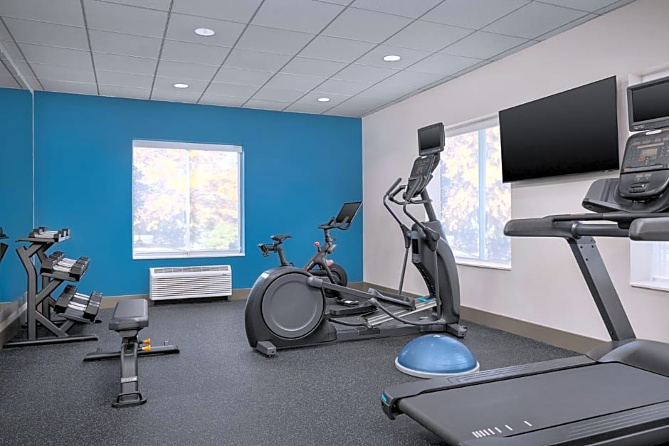 Holiday Inn Express Hotel & Suites Greensboro - Airport Area By IHG