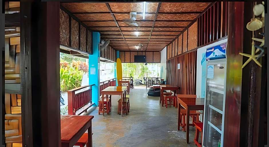 Tres Islas Hostel