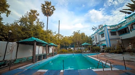 SEA SHELL BEACH RESORT