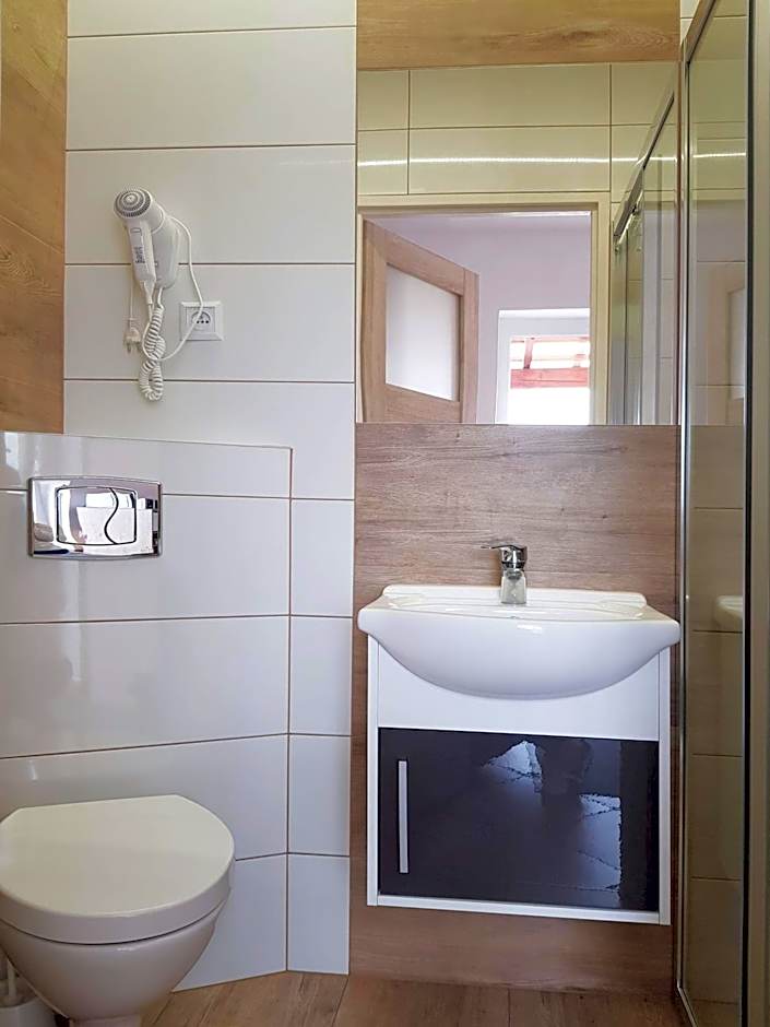 Ośrodek Kolonijno - Wypoczynkowy Ania