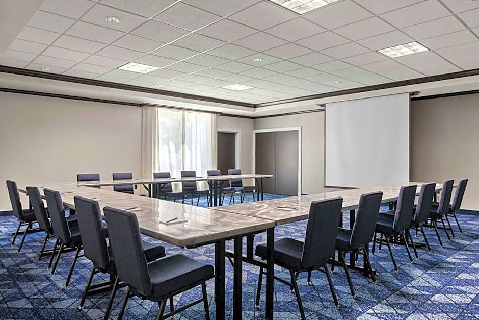 Courtyard by Marriott Evansville East