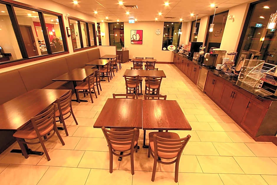 Super 8 by Wyndham Kelowna BC