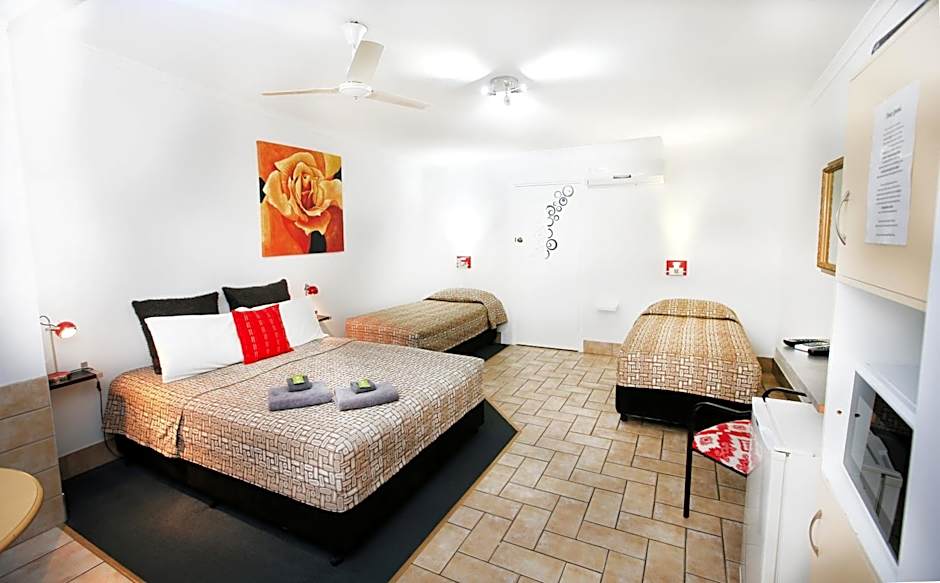 Central Motel Gin Gin