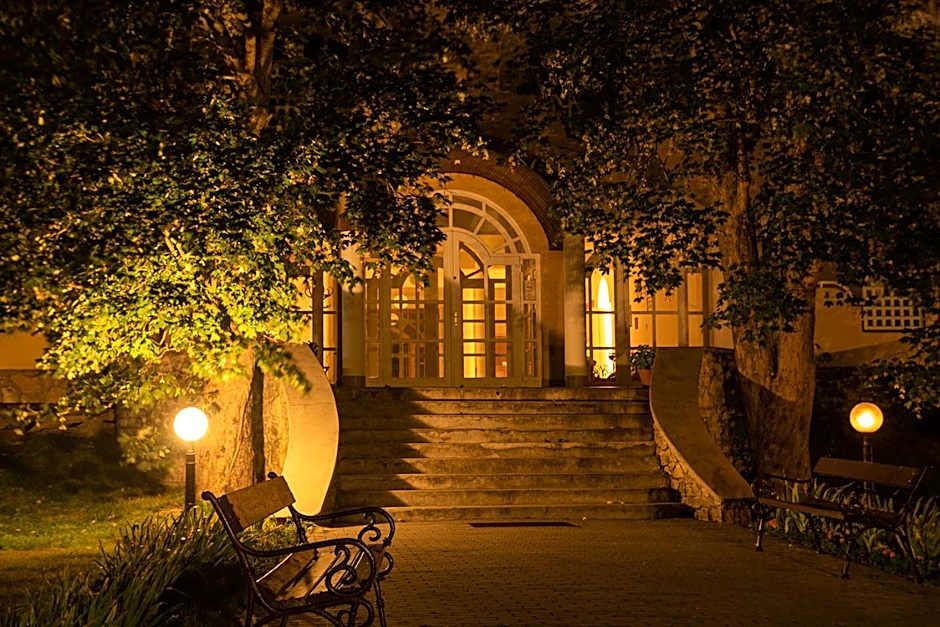 Cseri Kastélyszálló