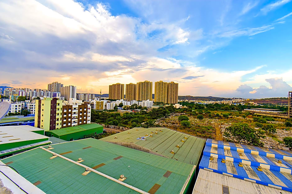 FabHotel White House - Nr. Sinhagad Speciality Hospital