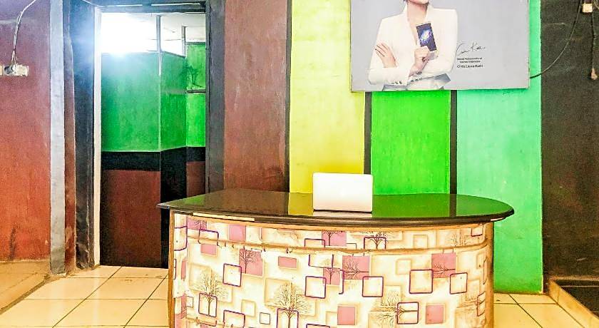 RedDoorz near RS Siloam Karawaci