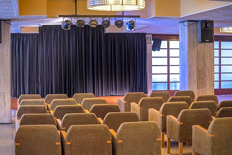 GHT Oasis Park & Spa