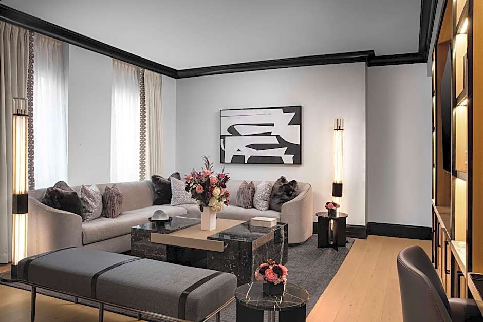 Waldorf Astoria By Hilton Chicago