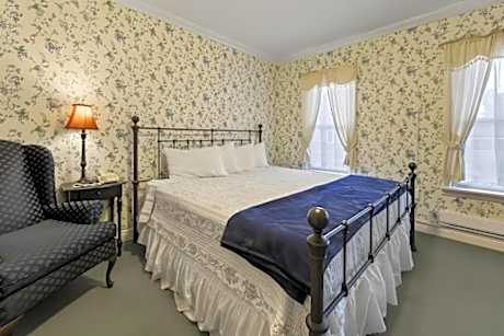 The Pines Inn