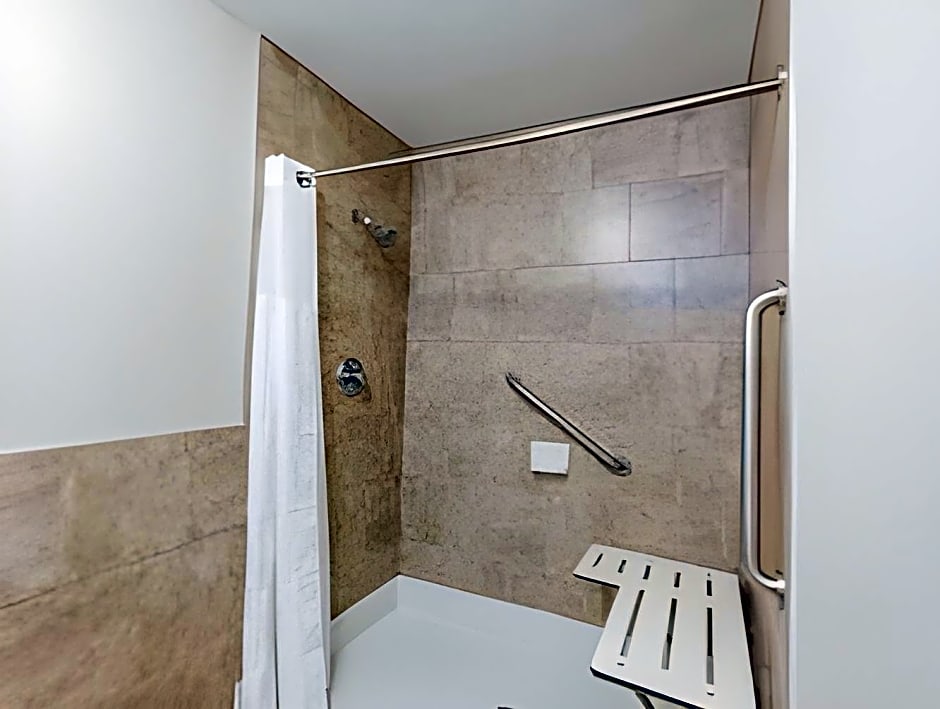 Ramada by Wyndham New Iberia