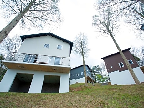 One-Bedroom Cottage (6 Adults)