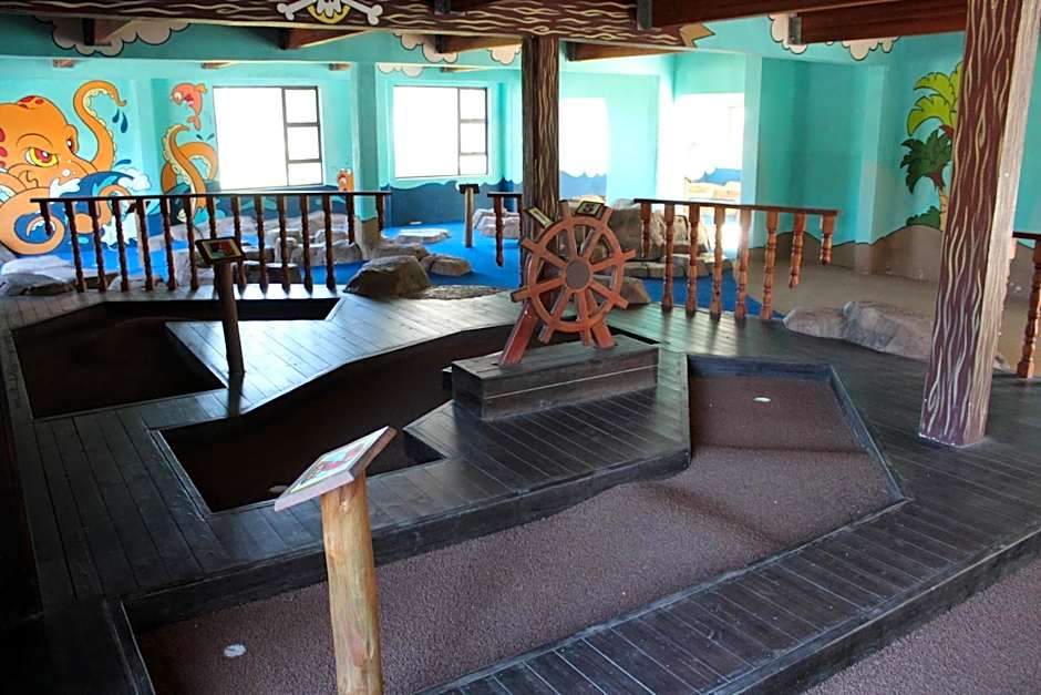 Hello Holiday-Banana Beach Club D17