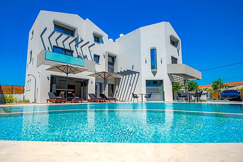 The Victoria Lefkada