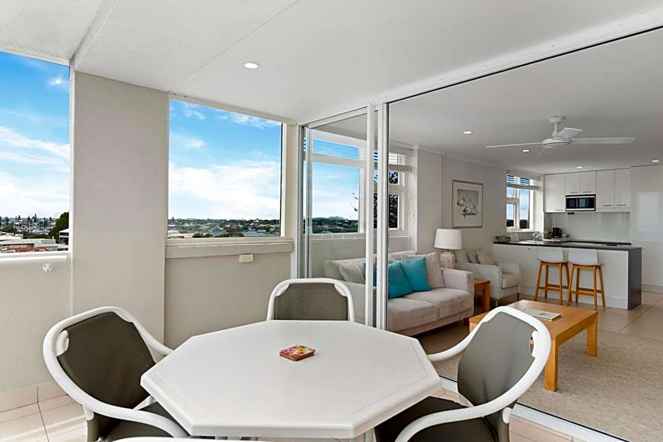 84 The Spit Holiday Apartments