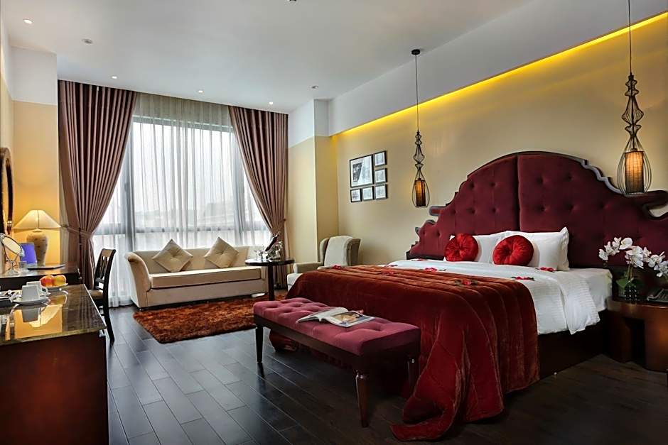Photo 1 of 9 of Suite, City View