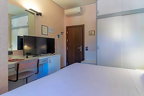 Economy Double or Twin Room