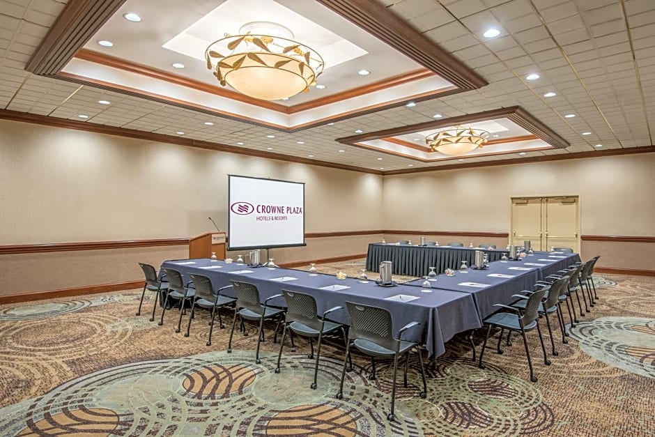 Crowne Plaza Knoxville Downtown University by IHG