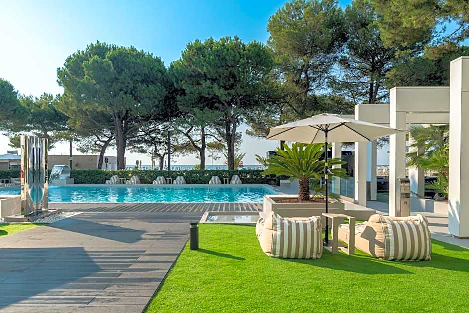 International Beach Hotel
