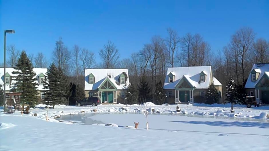 Spruce Hill Inn & Cottages