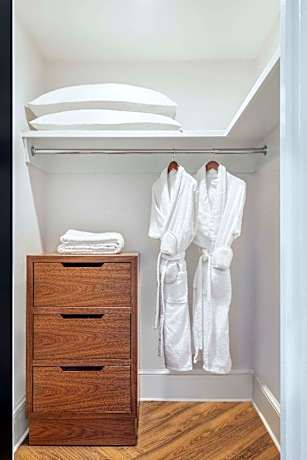 1-Bedroom Queen Suite - Accessible