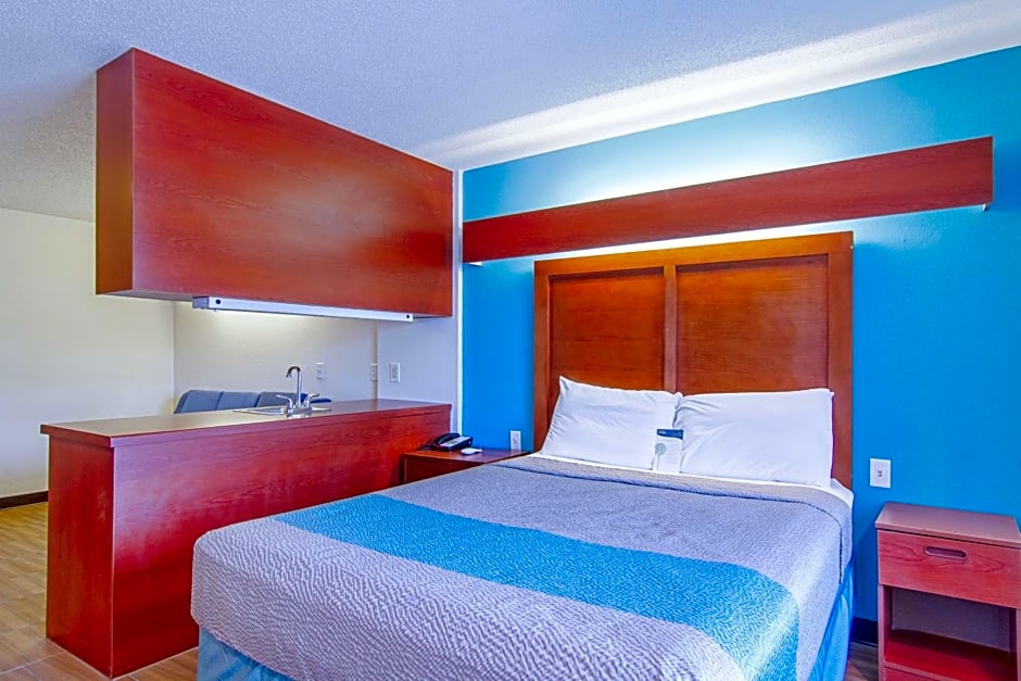 Americas Best Value Inn & Suites Brunswick