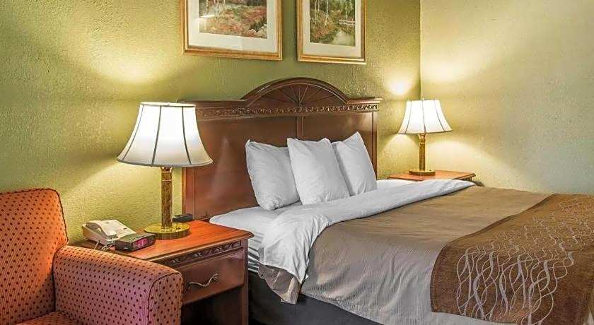 Quality Inn & Suites Ann Arbor Hwy 23