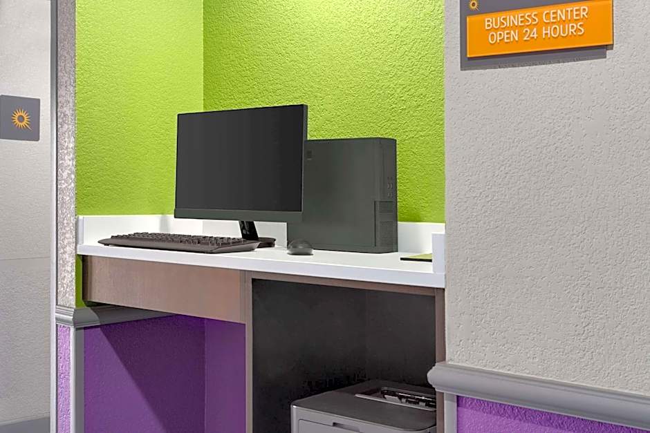 La Quinta Inn & Suites by Wyndham Birmingham/Cahaba Park South