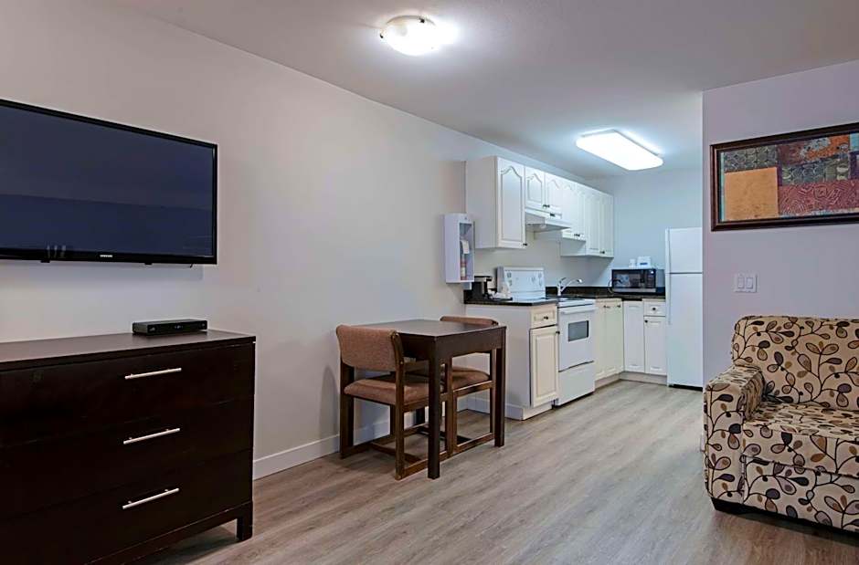 Travelodge by Wyndham Kamloops Mountview