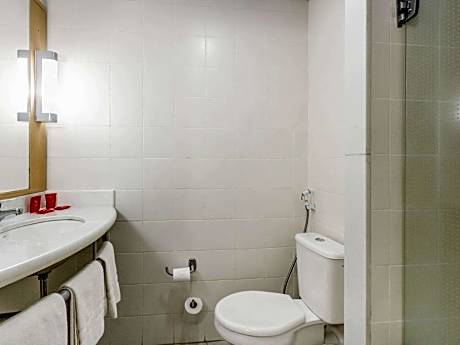 Standard Room with a double bed and an extra bed for children