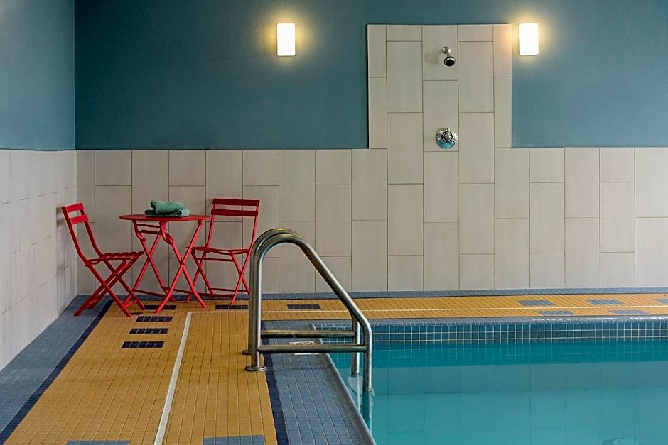 Holiday Inn Express Hotel & Suites North Bay By IHG