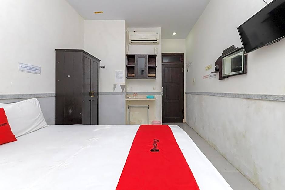 RedDoorz near Stasiun Malang Kota Lama 2