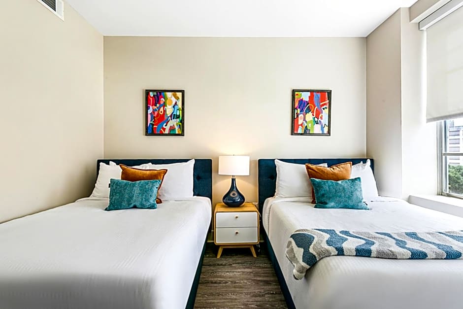 Spacious 4BR Luxury Condo Steps to French Quarter