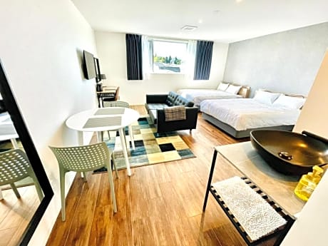 Family Room with Mountain View