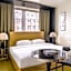 Roomers Munich, Autograph Collection by Marriott