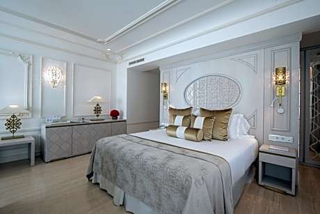 DELUXE 2 ADULTS SEA VIEW