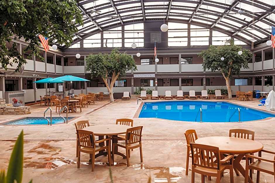 AmericInn by Wyndham Appleton Downtown