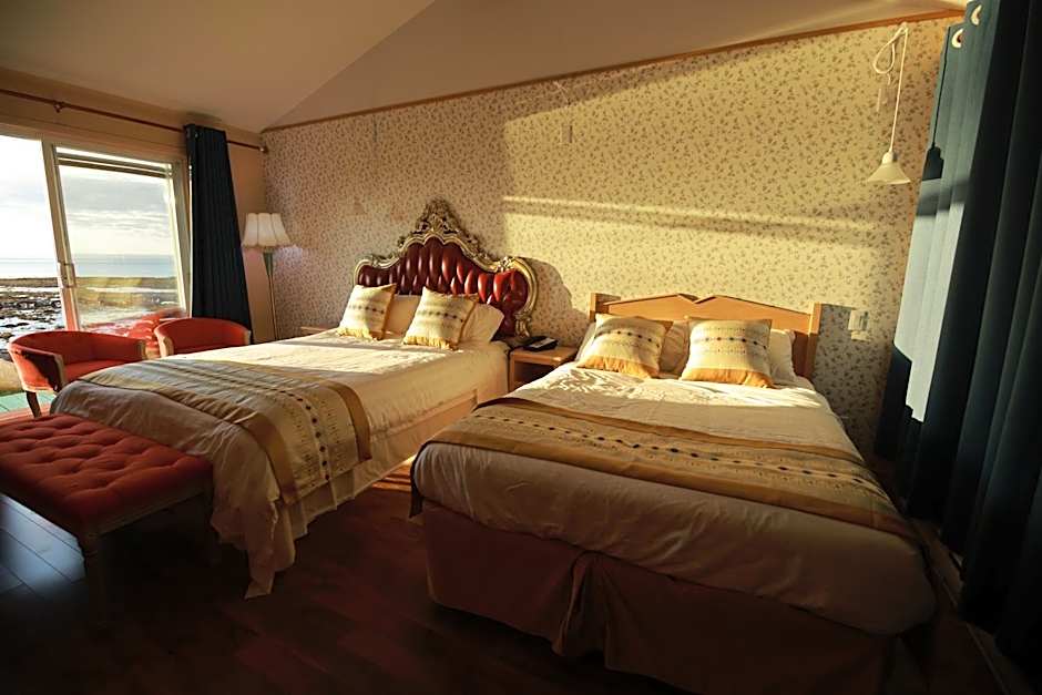 Hotel La Roche Pleureuse