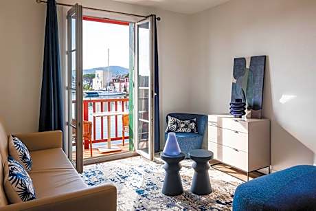 Studio with Balcony