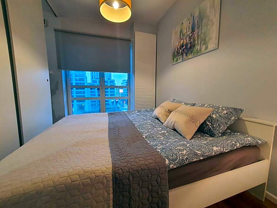 Platinum Towers by CityApartmentsPARKING