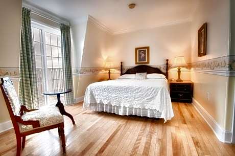 Queen Room with Balcony