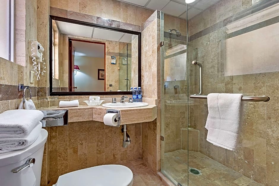 Foto 1 daripada 5 — 2 Double Beds Suite